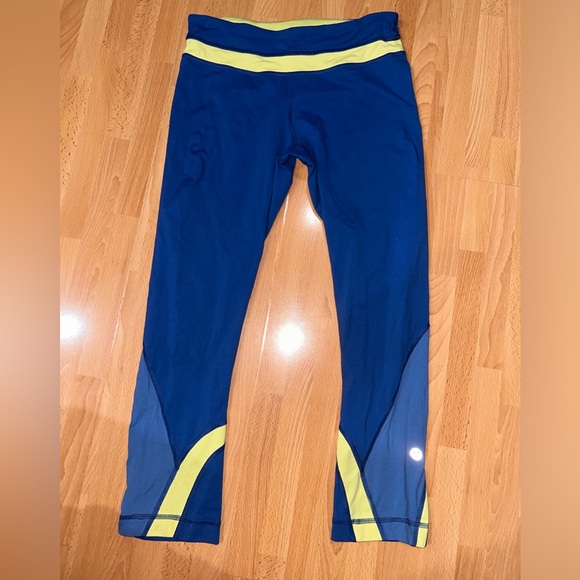 Lululemon Run: Inspire Crop II *All Luxtreme - Size 4 - Picture 2 of 6